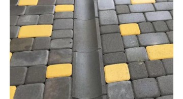 Елементи благоустрою (водостік, поребрик) Елементи благоустрою (водостік, поребрик)